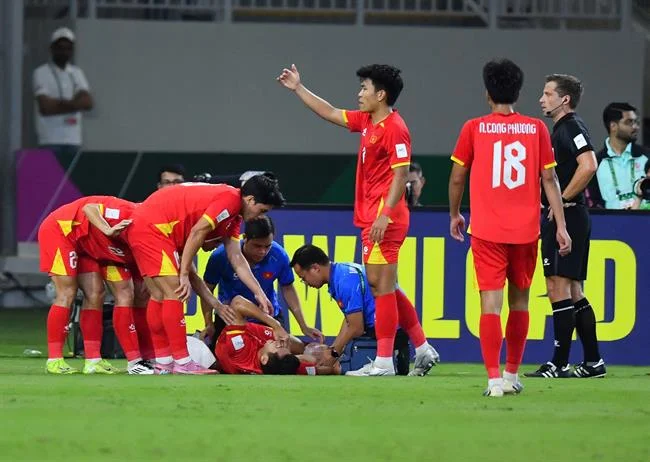 Đội ngũ hỗ trợ khách hàng dagac3 web đang làm việc, biểu tượng cho dịch vụ chăm sóc tận tâm và chuyên nghiệp.